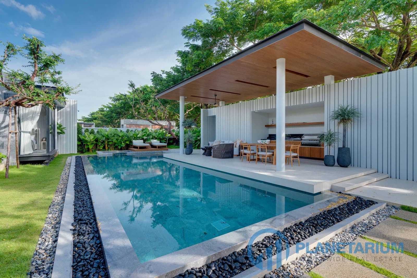 4 Bed / Botanica Foresta Resale — photo 1