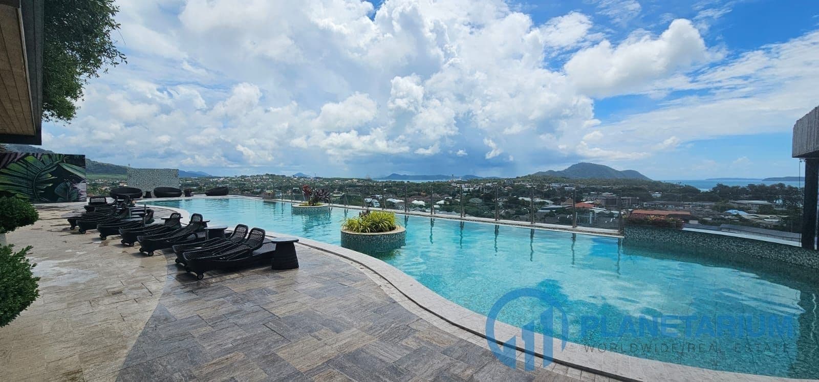 1 Bed Calypso Condo resale — photo 2