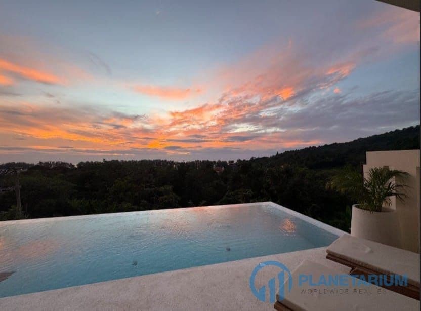 4 Bedrooms Mandarin Villa resale — photo 1