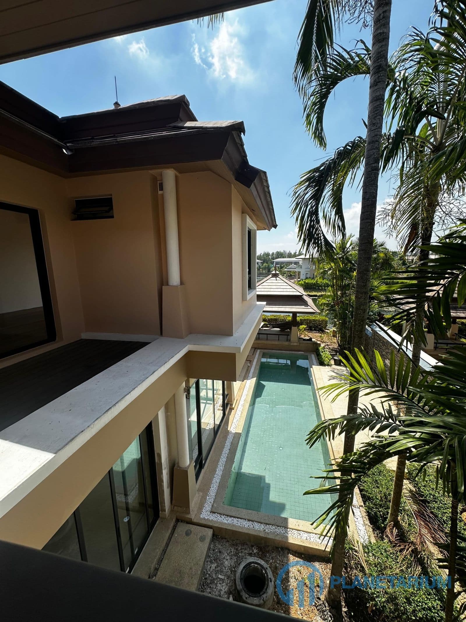 5 Bedrooms Laguna Village Resale — photo 2