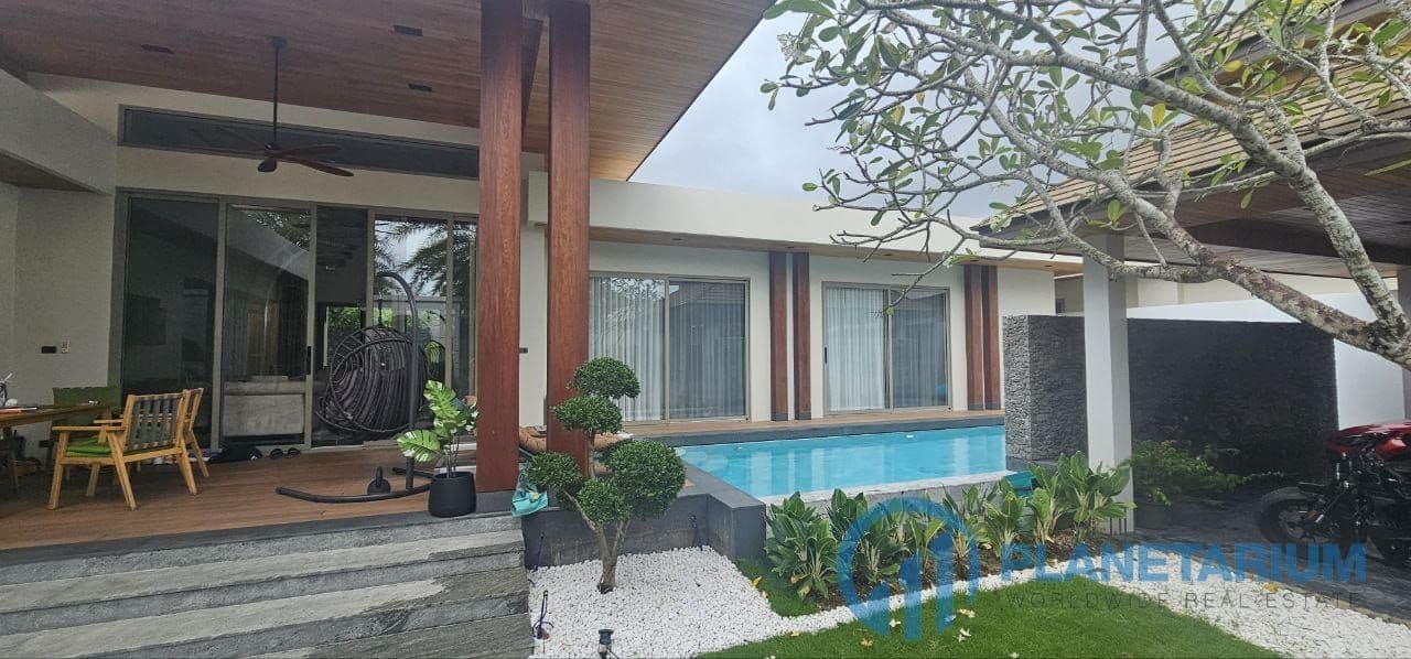 4 Bedrooms Villa Pasak Resale — photo 1
