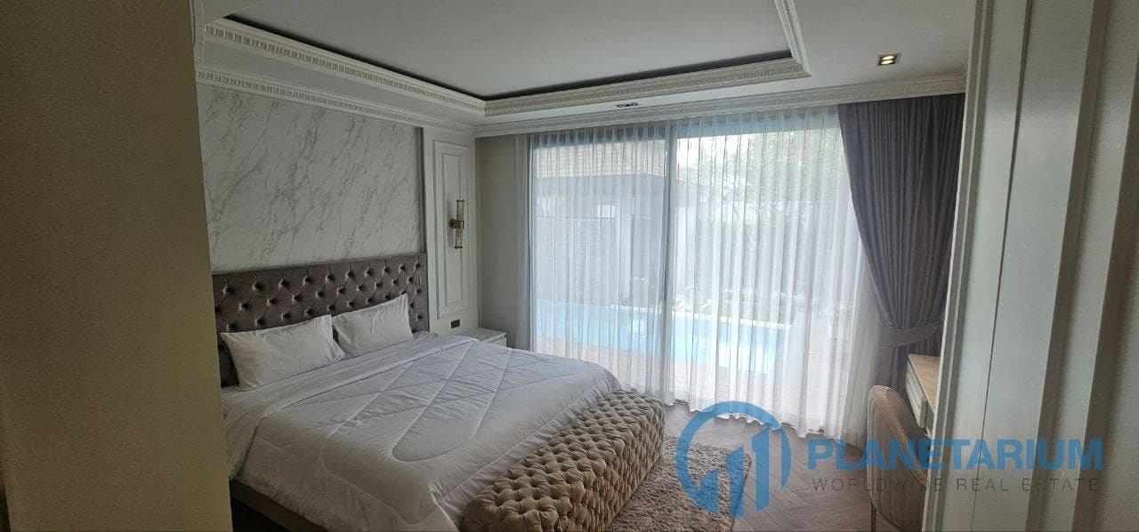 4 Beds Villa Pasak Resale — photo 2