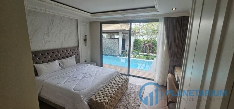 4 Beds Villa Pasak Resale — photo 1