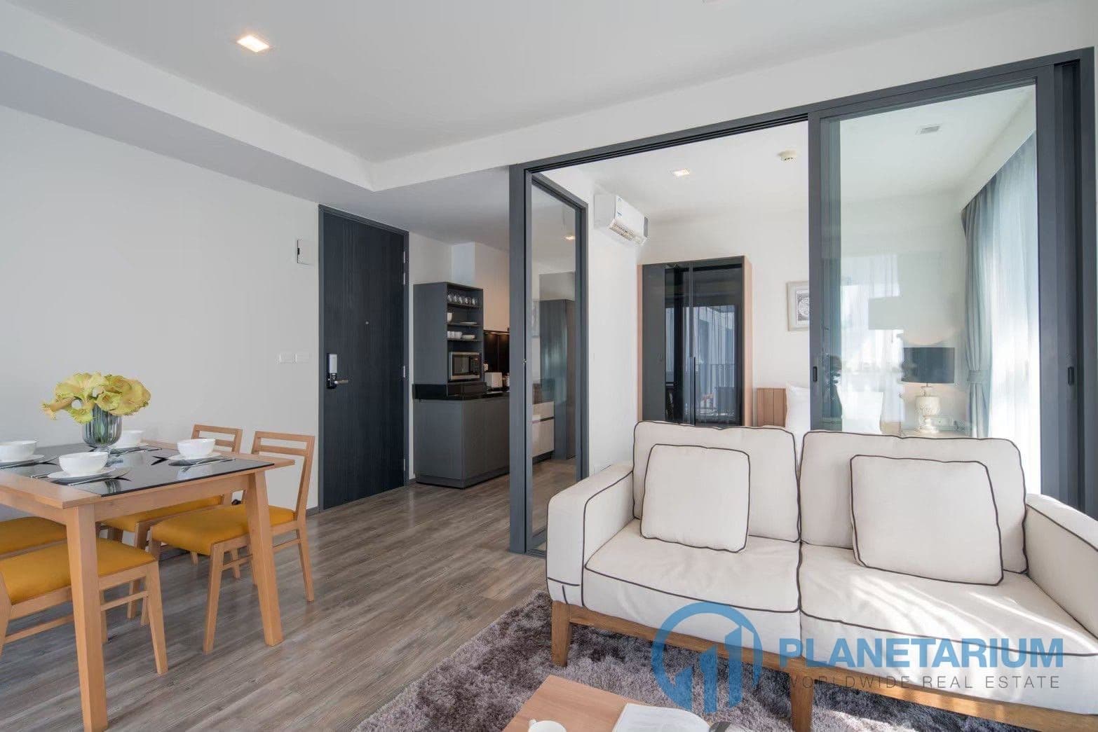 Modern 2 Bedroom Deck Patong Resale — photo 2