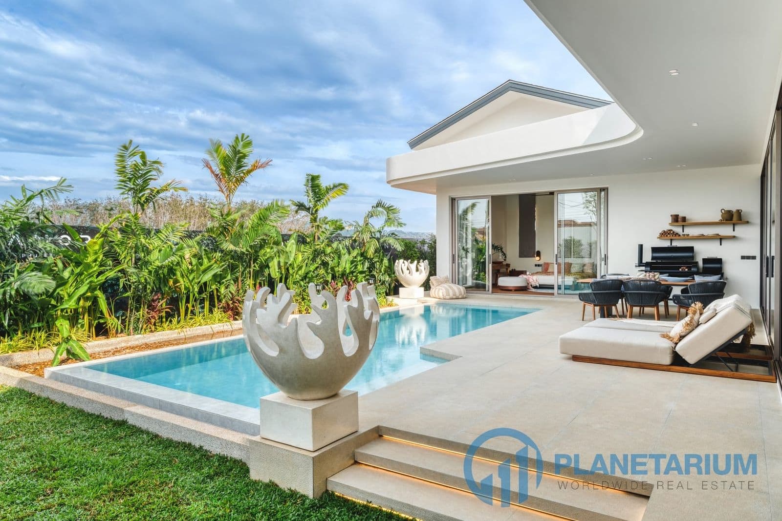 3 – 4 Bedrooms Modern Villa at Cherngtalay — photo 1