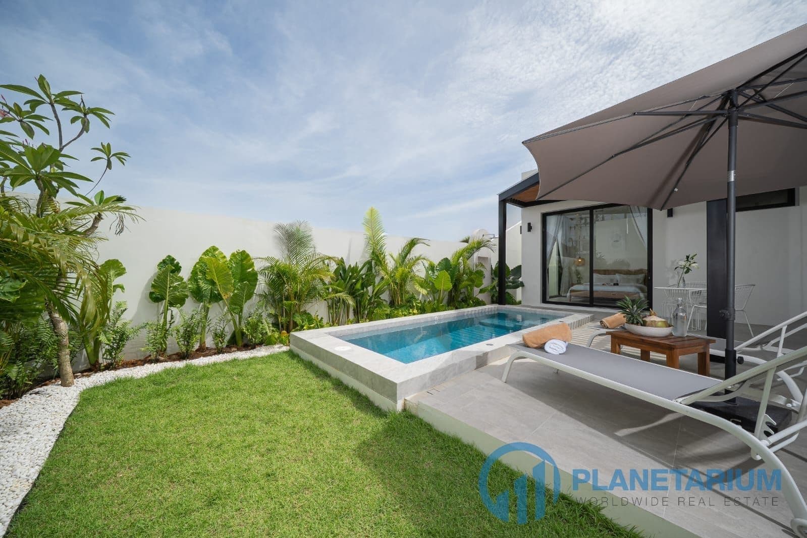 3 bedroom Sunrise Garden villa resale — photo 2