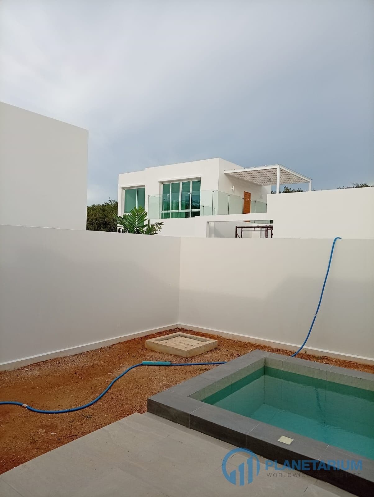 3 Bedrooms Sunrise Palms resale — photo 3