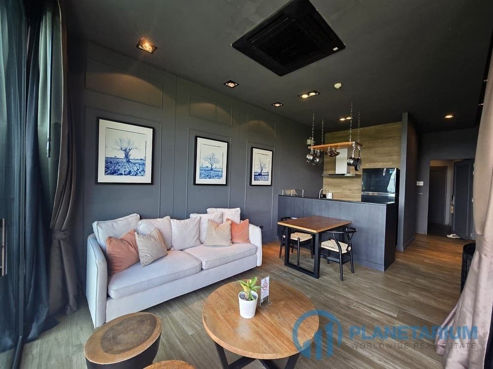 1 Bedroom Saturday Condo resale — photo 3
