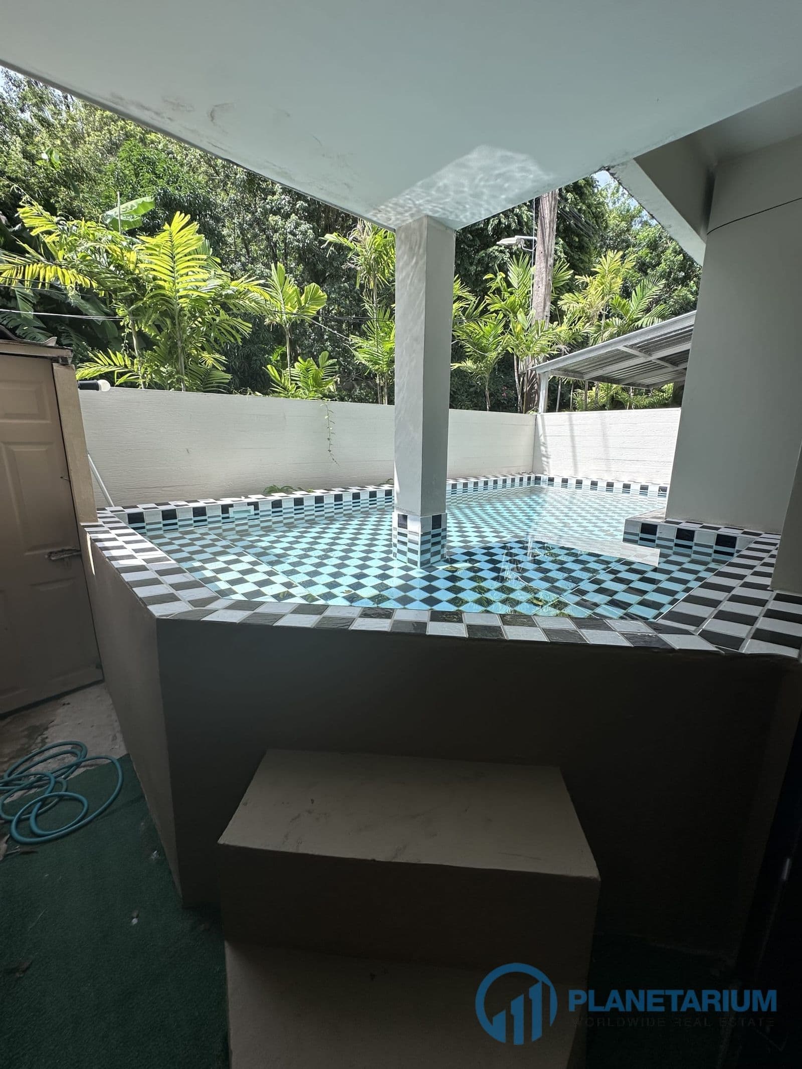 4 Bedroom townhouse the sand naiharn resale — photo 2
