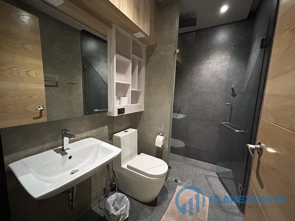 1 Bed Relife windy resale — photo 4