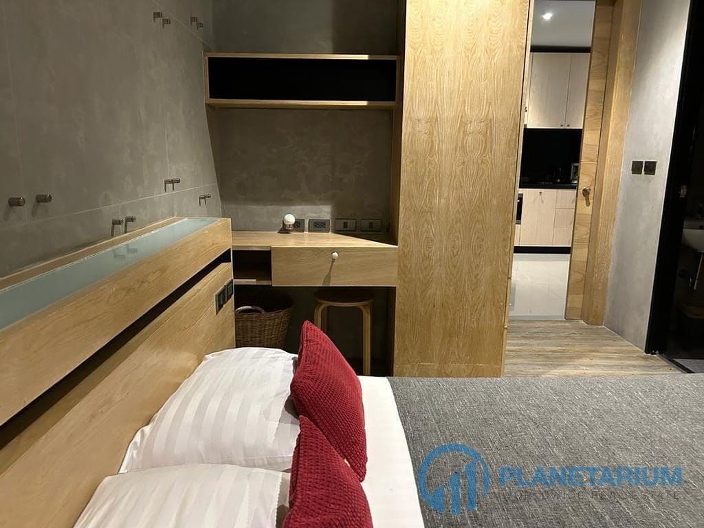 1 Bed Relife windy resale — photo 5