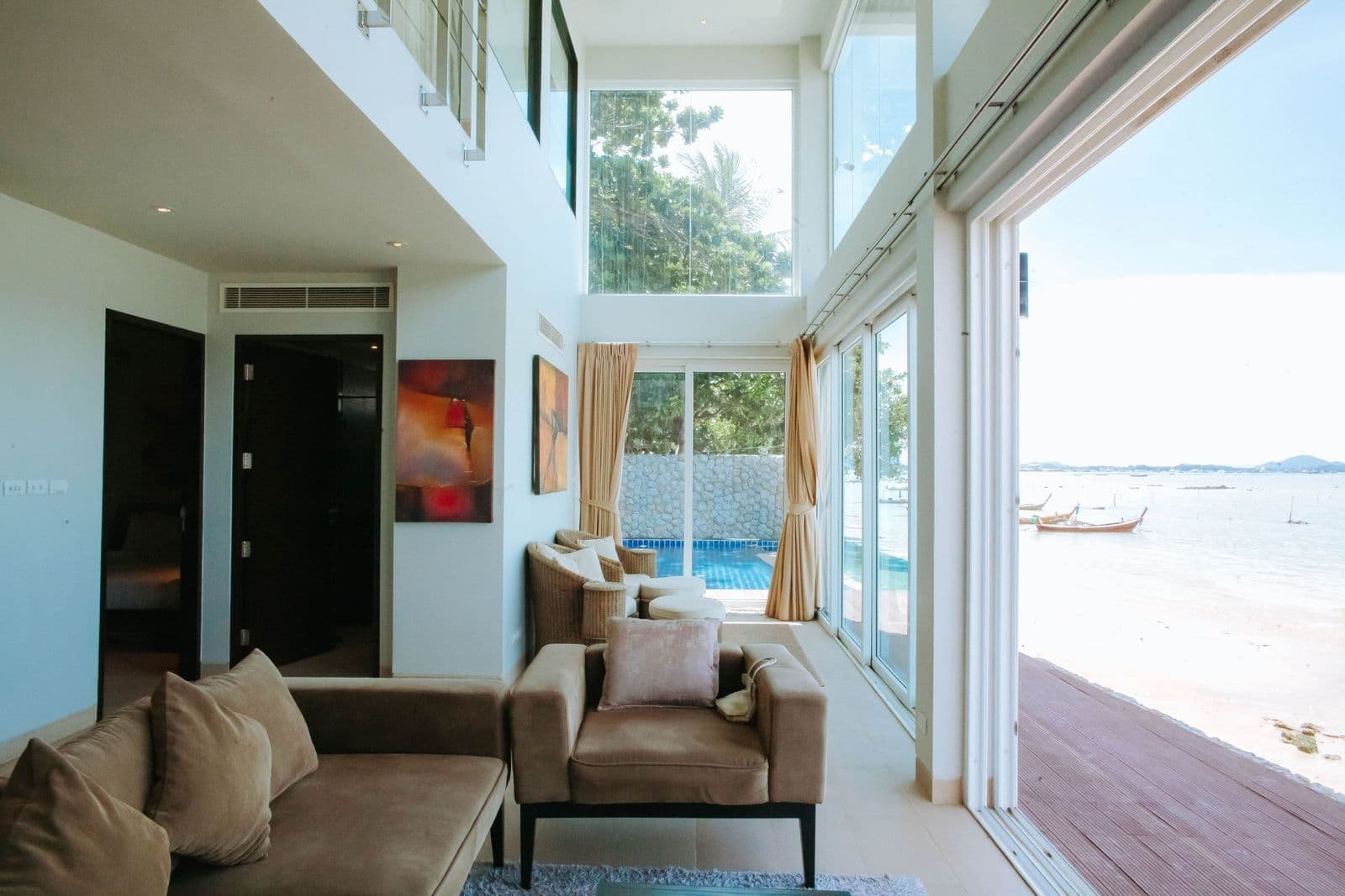 Luxury beachfront and seaview villa for rent — photo 2