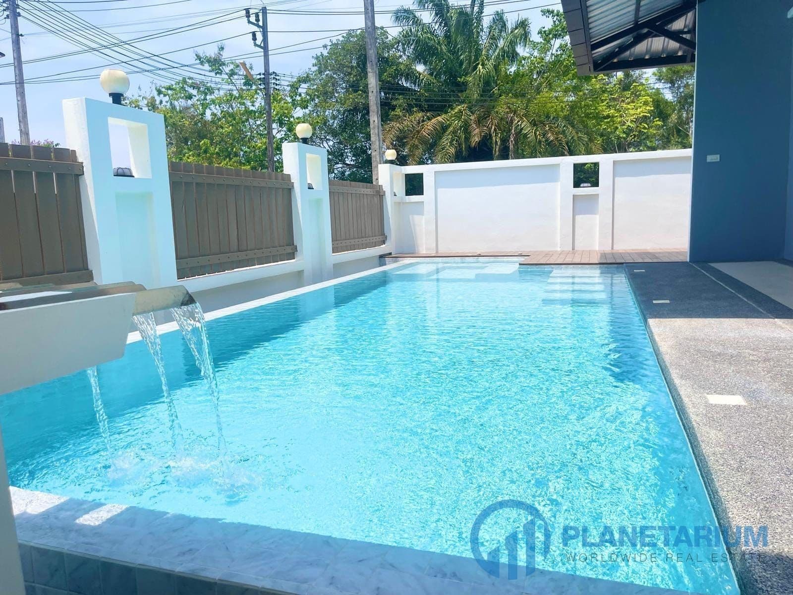 3 Bedrooms Ananda Lake View resale — photo 2