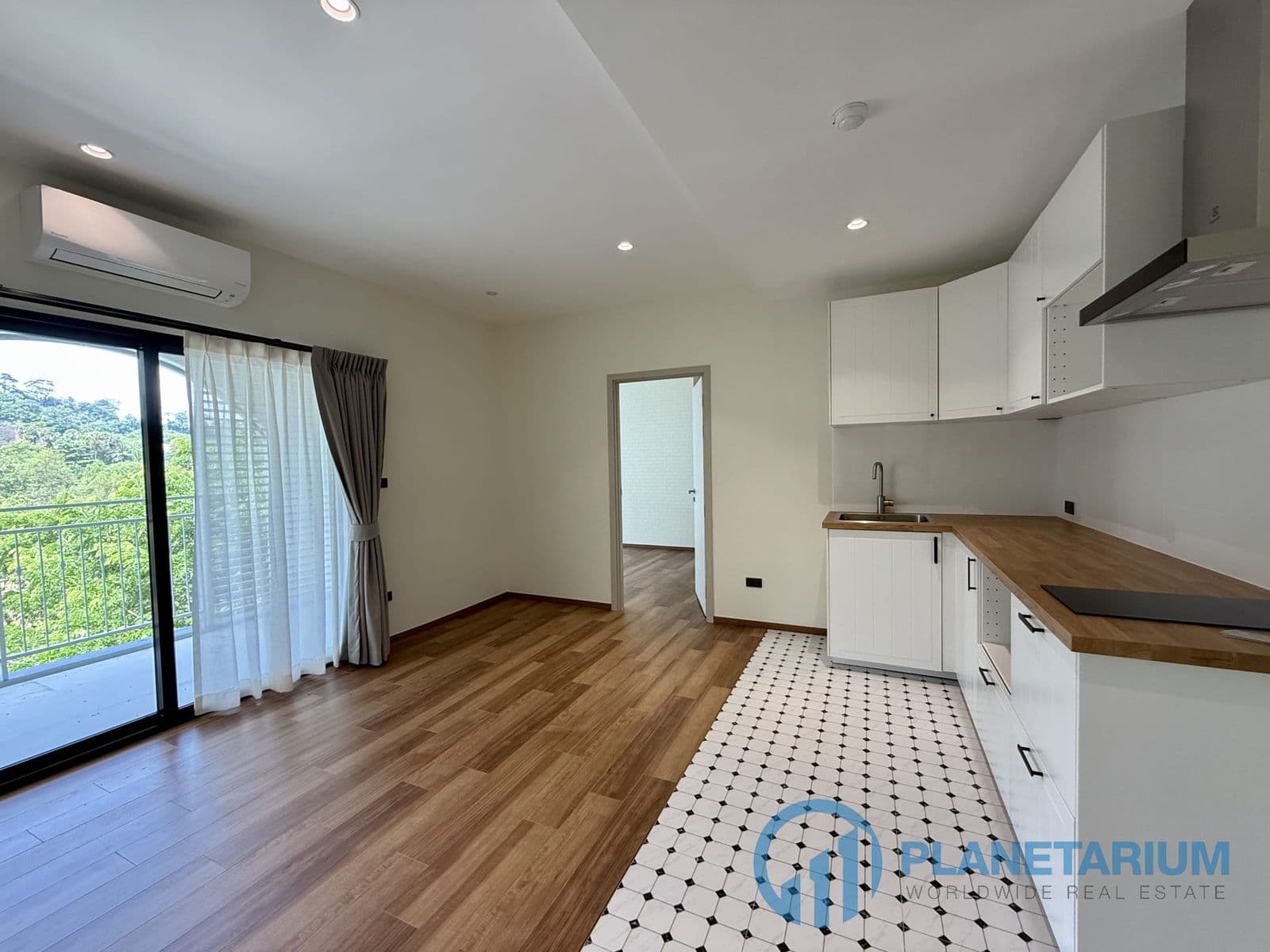 Title Halo 2 Bedroom resale — photo 3