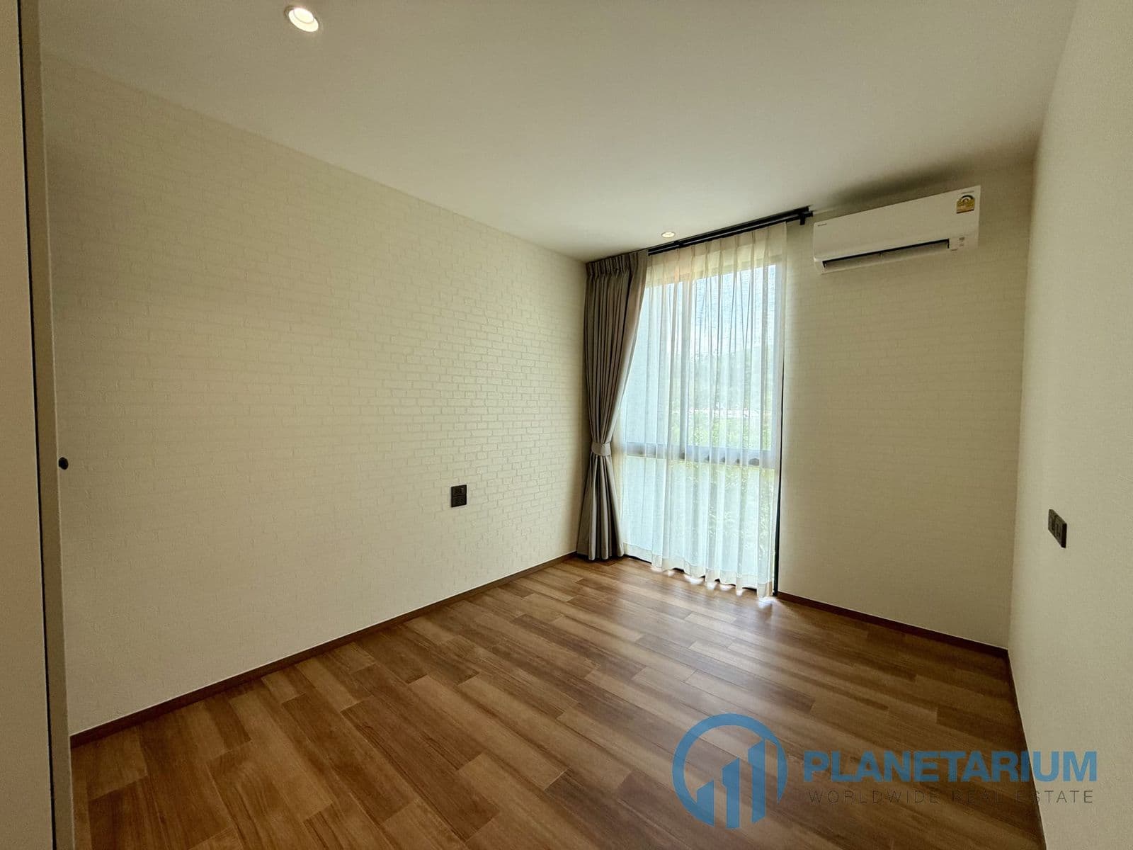 Title Halo 2 Bedroom resale — photo 4