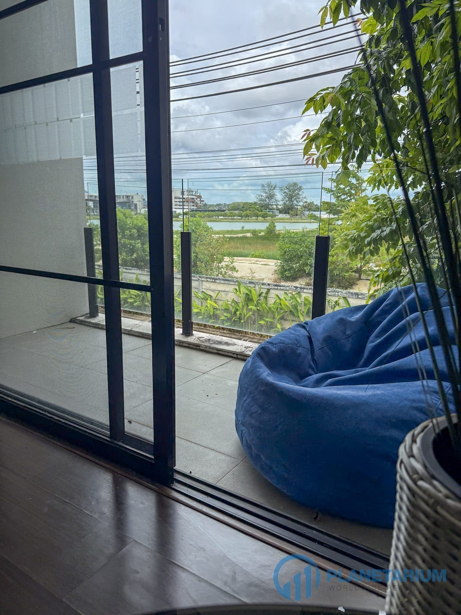 5 Bedrooms Laguna Park Complex resale — photo 4