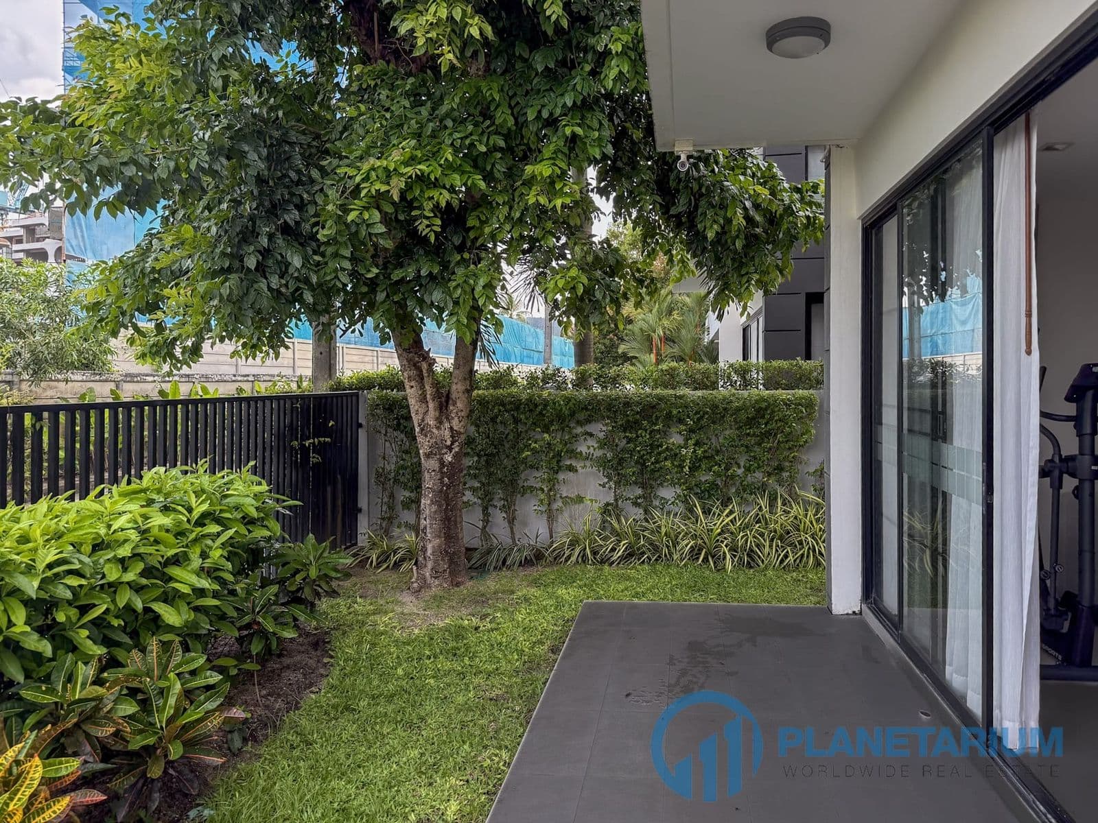 5 Bedrooms Laguna Park Complex resale — photo 5