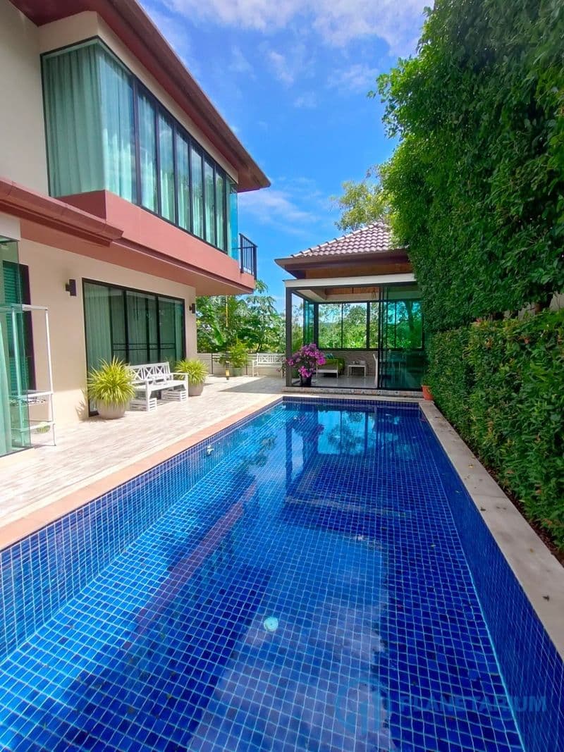 3 Bedrooms Bangtao Secret Garden Villa Resale — photo 1