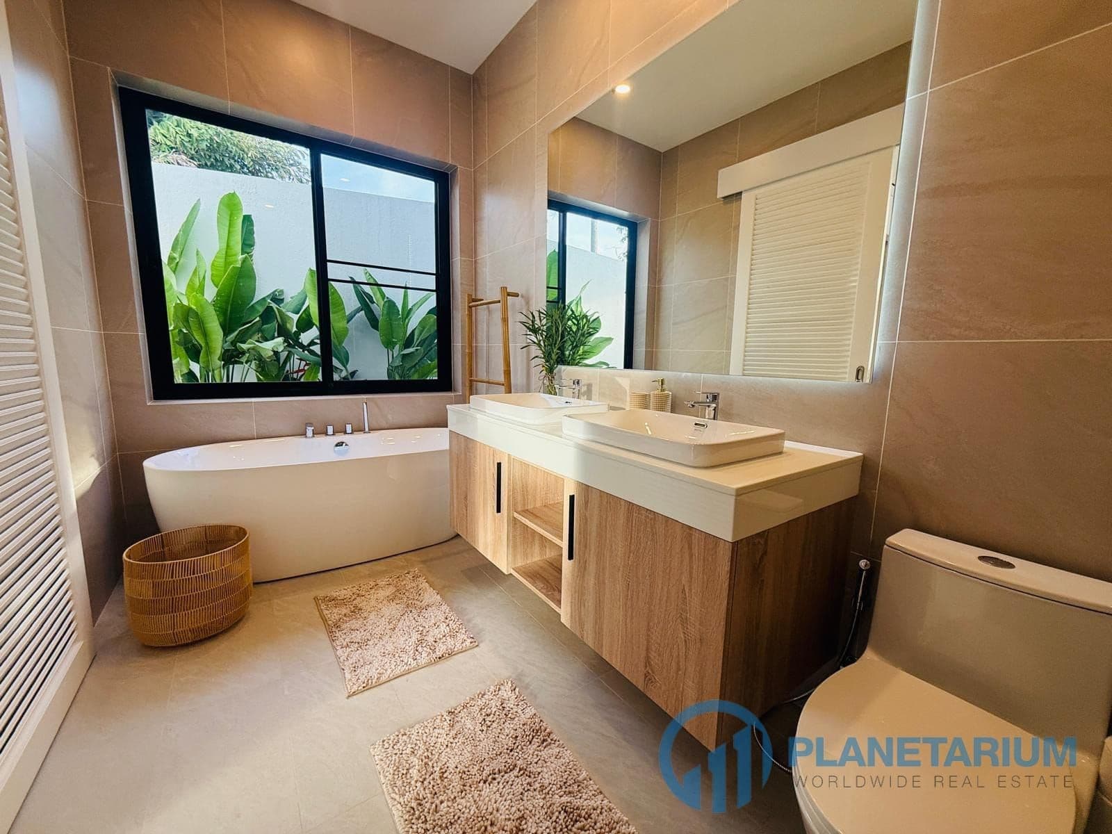 4 Bedrooms Villa One Rawai Resale — photo 2