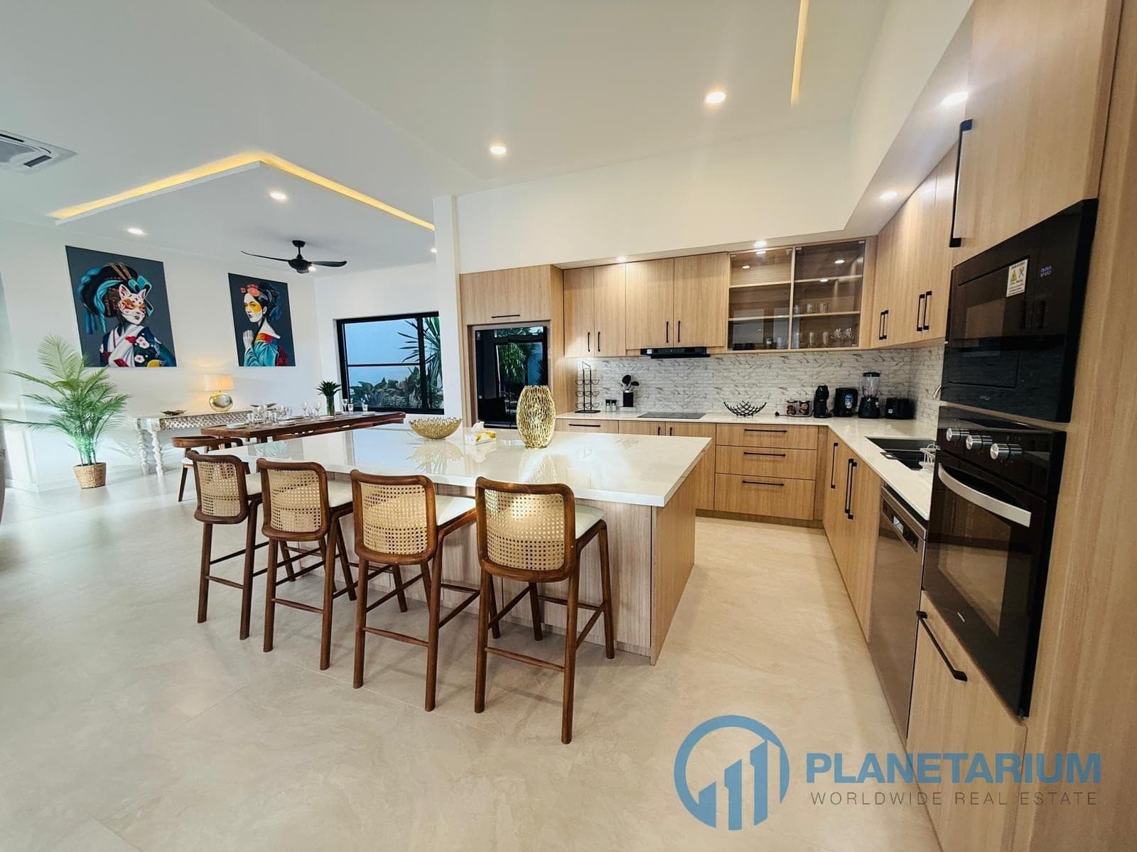 4 Bedrooms Villa One Rawai Resale — photo 3