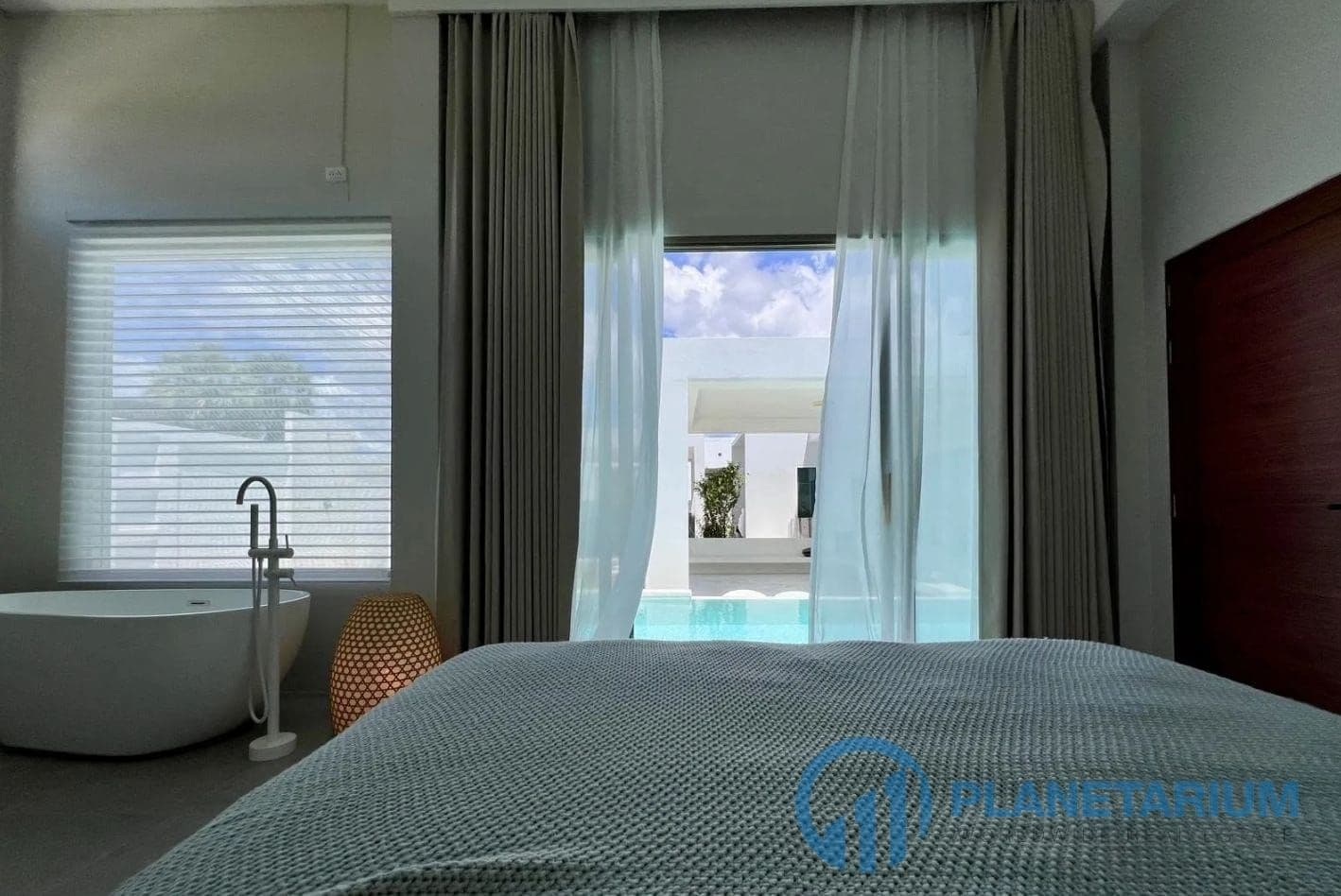 4 Bedrooms luxury villa Bangtao resale — photo 5