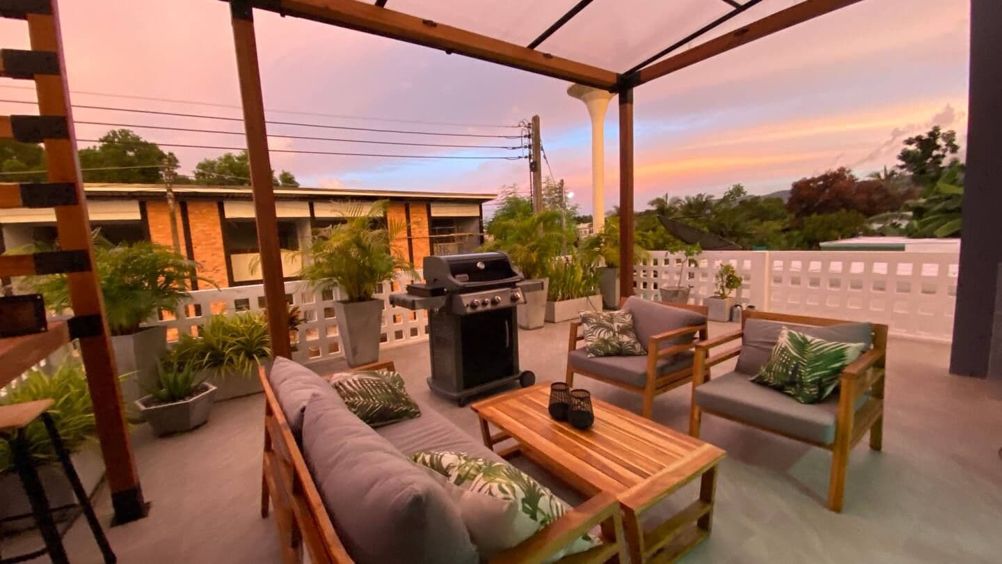 2 Bedrooms Loft Style Home resale — photo 3
