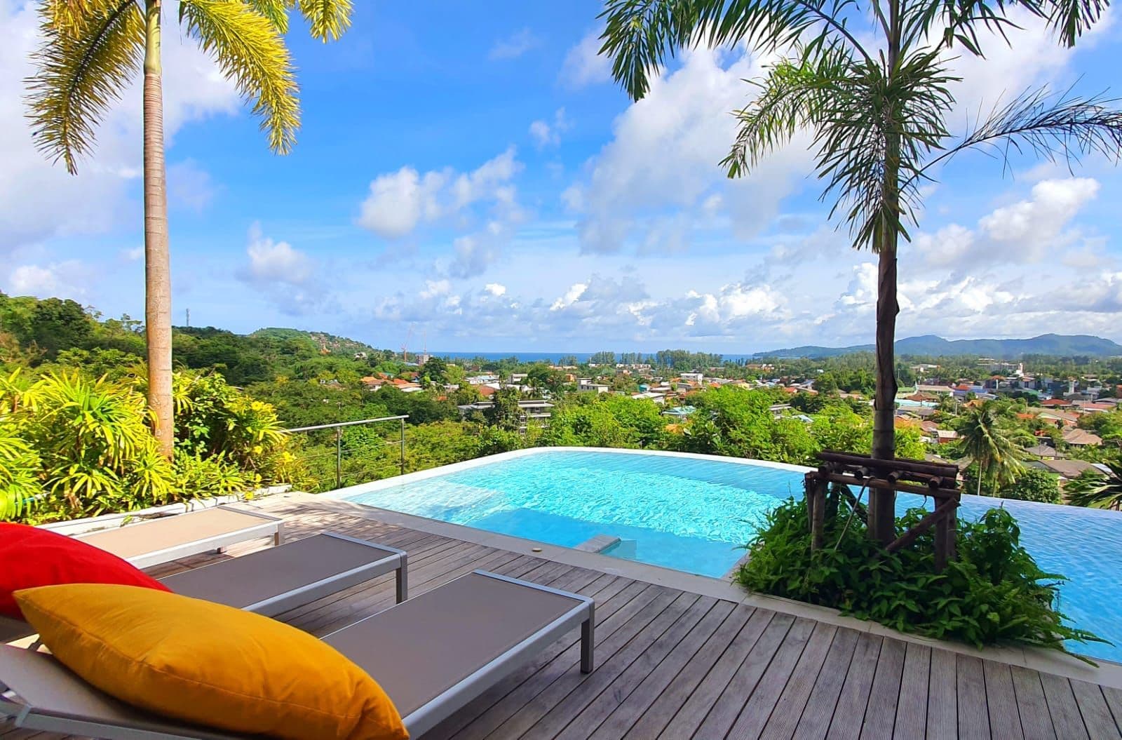 4 Bedrooms sea view villa surin resale — photo 1