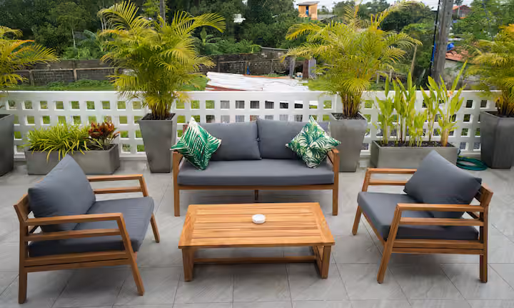 2 Bedrooms Loft Style Home resale — photo 1