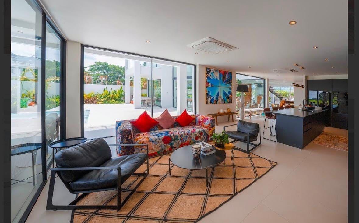 5 Bedrooms Laguna home for rent — photo 2