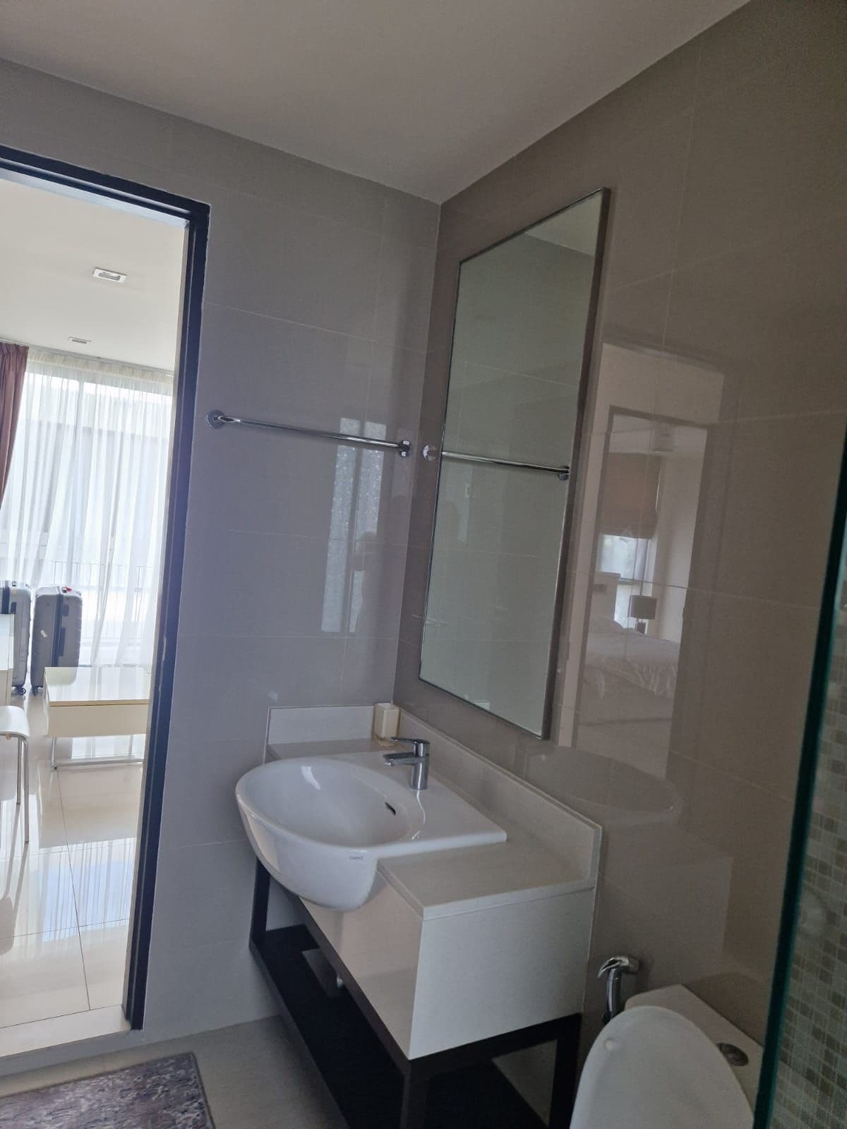 5 Bedroom Laguna Park Resale — photo 5