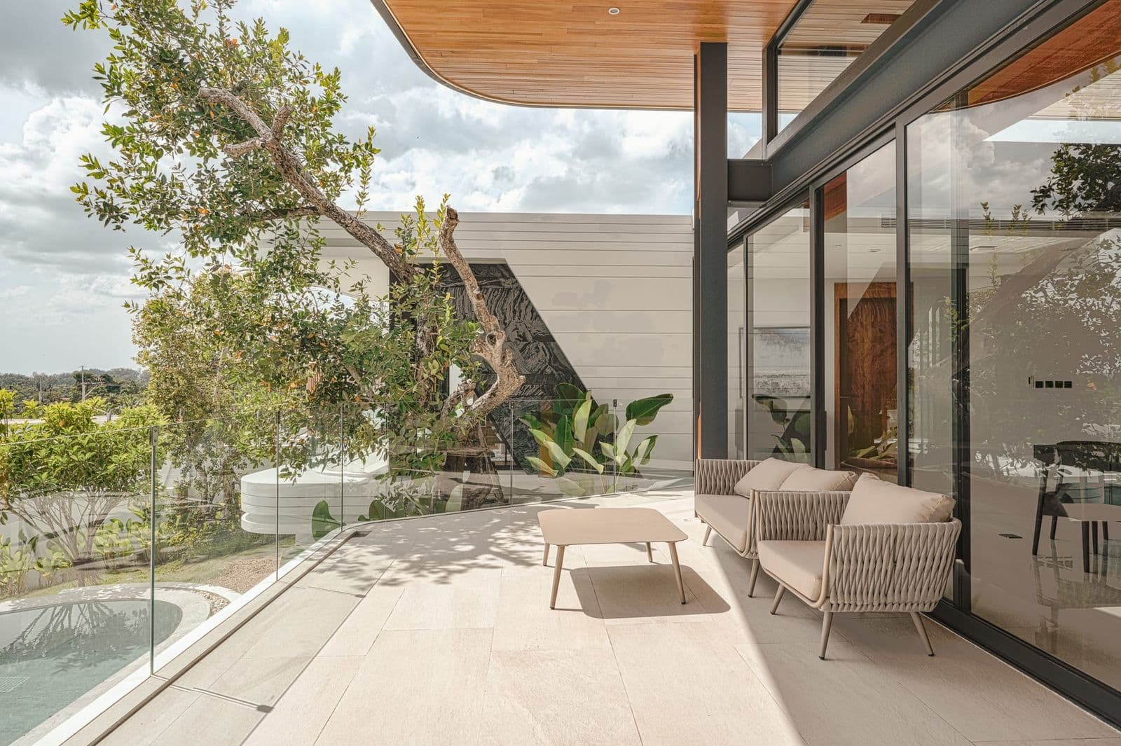 4 bedrooms luxury hilltop retreats in Layan — photo 3