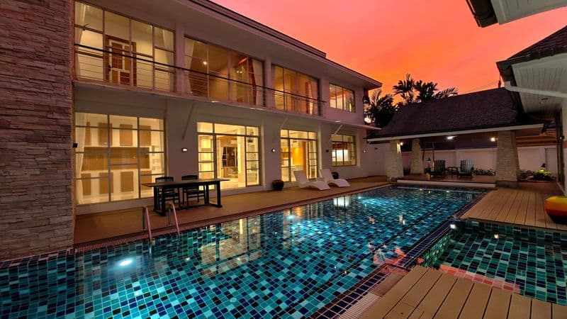 5 bedroom luxury villa chalong resale — photo 1