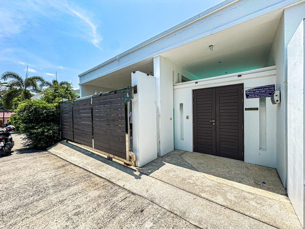 4 Beds/4 Baths Tropical Villa rawai resale — photo 2