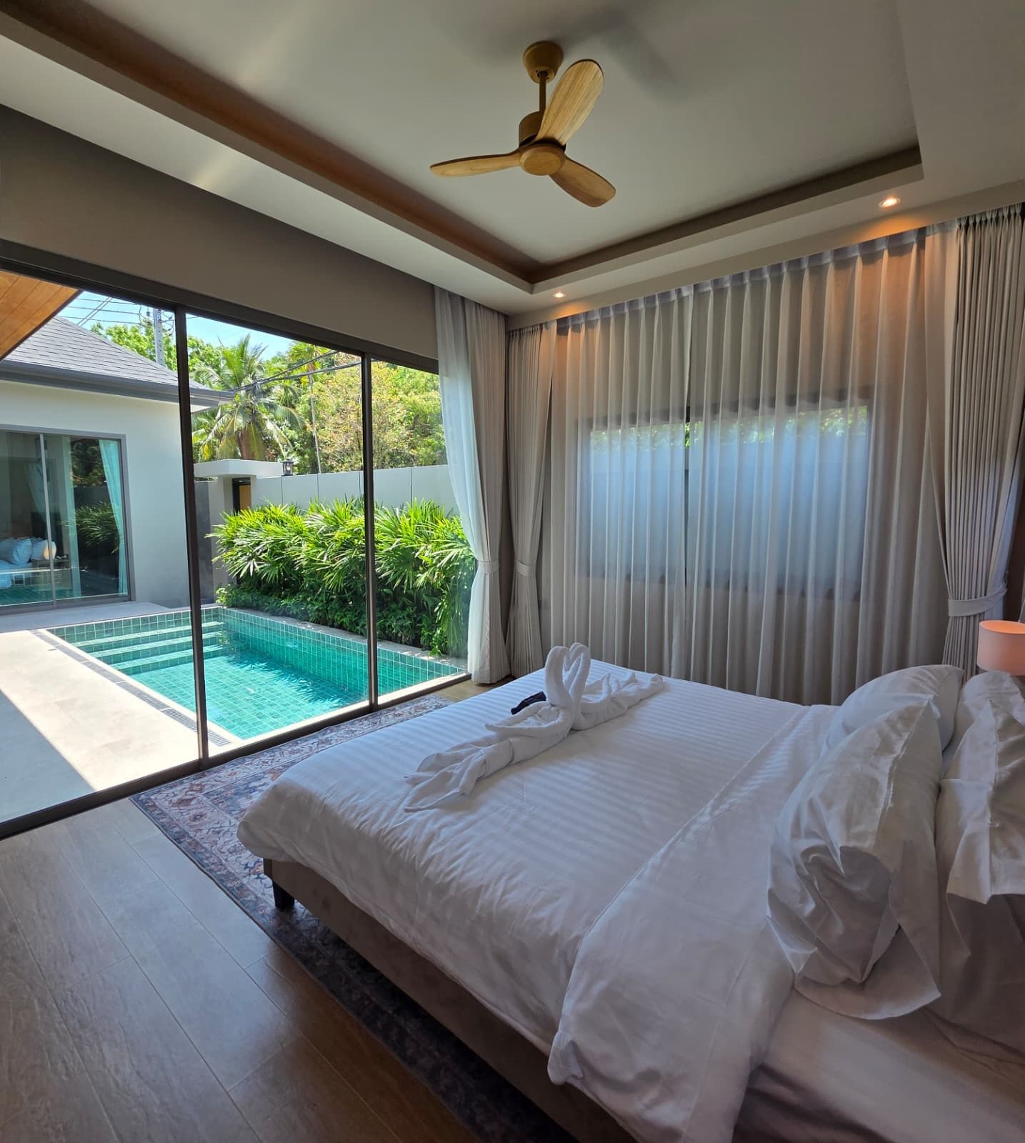 4 Bedroom Luxury villa naiharn resale — photo 4