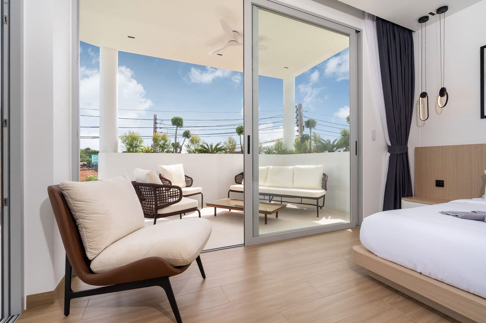 5 Bedrooms pool villa resale — photo 3