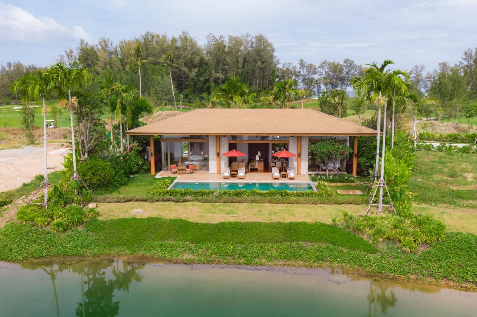 2 Bedrooms Luxury Aquella Villa — photo 2