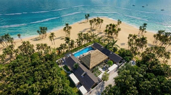 Luxury Beachfront Villa — photo 2
