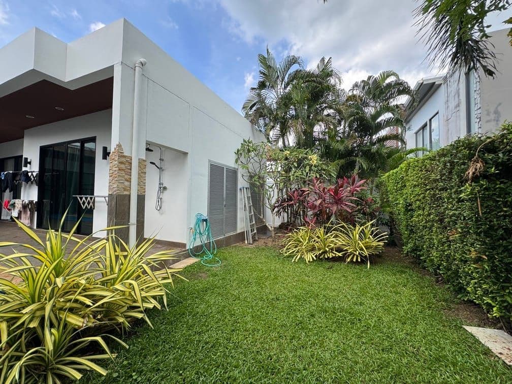 2 Bedroom pool villa naiharn resale — photo 4