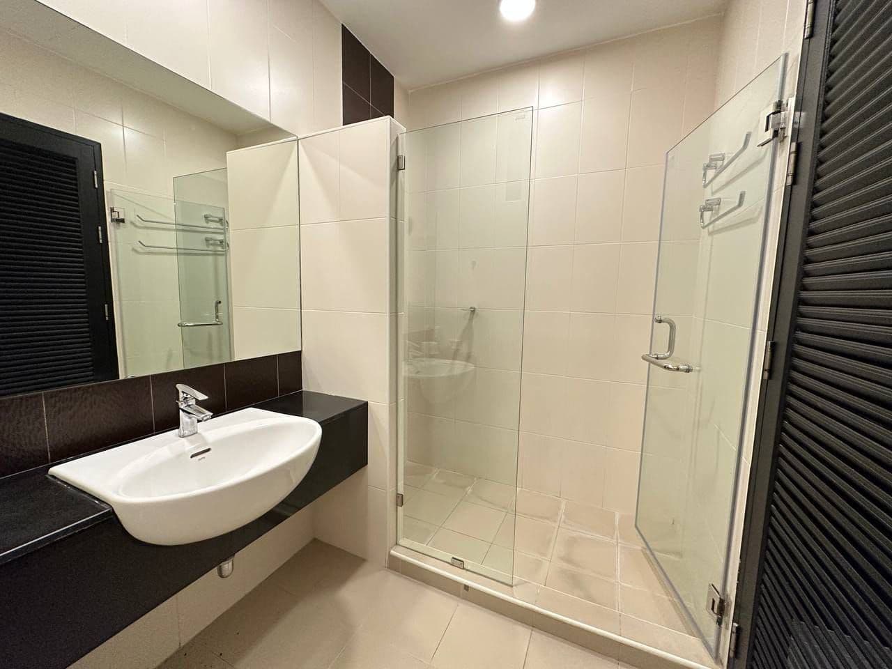 2 Bedroom Karon hill resale — photo 5