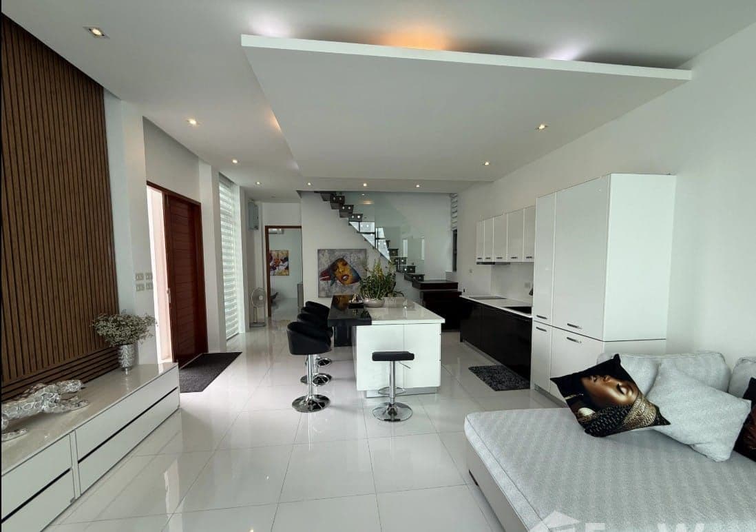 3 Bedrooms Villa kamala resale — photo 4