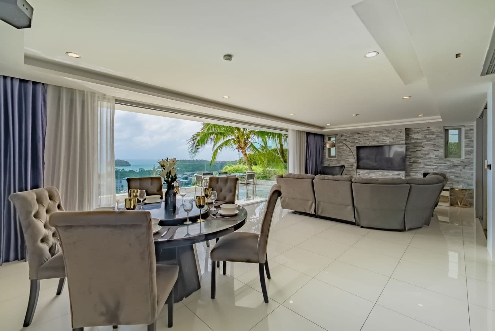 2 Bedrooms view condominium resale — photo 5