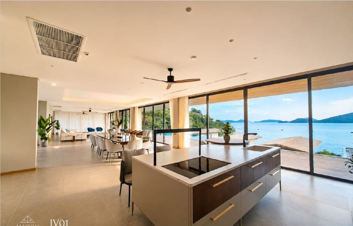 Exceptional Beachfront Villa with Private pier — photo 4