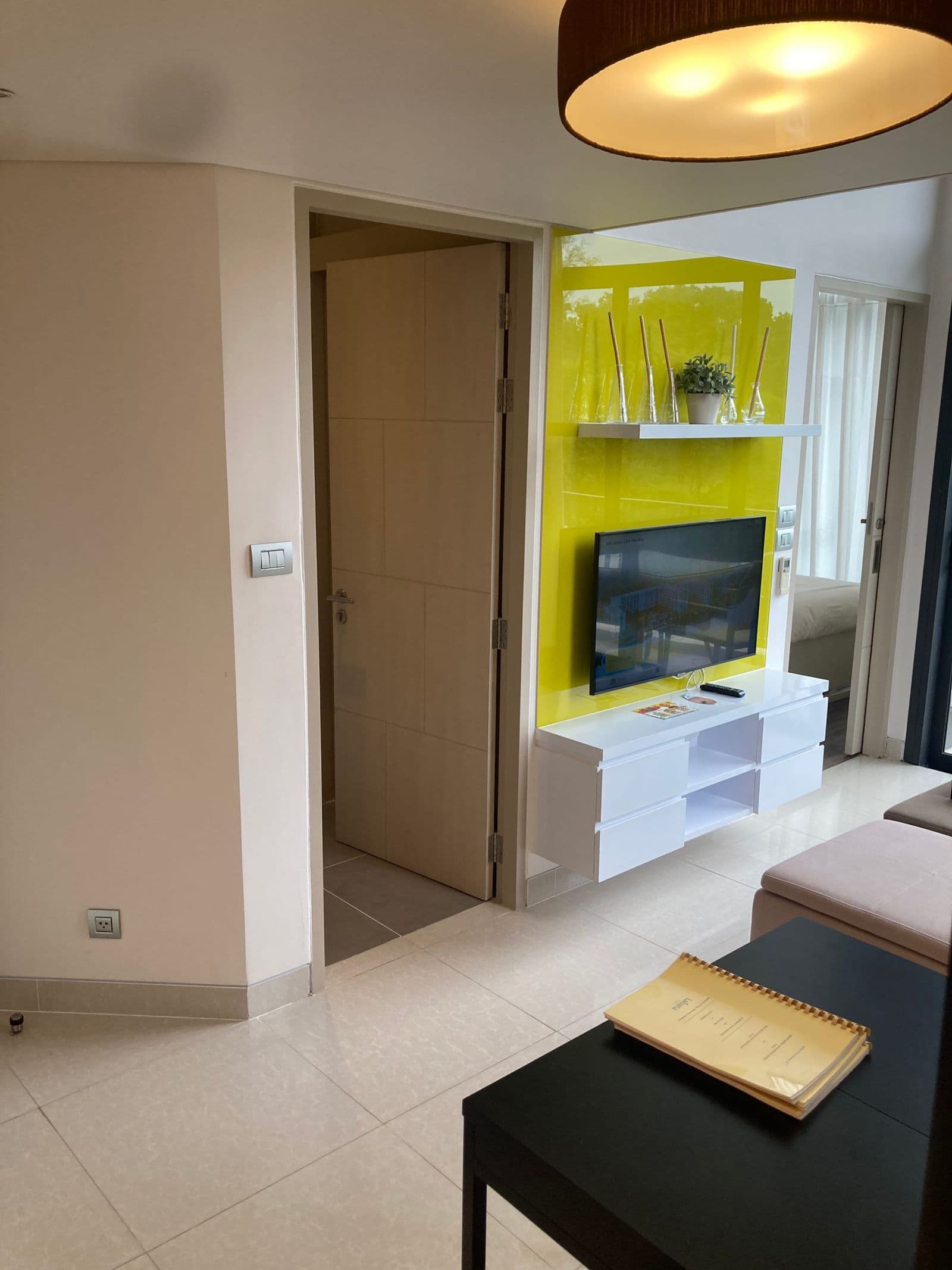 1 Bedroom cassia laguna resale — photo 1
