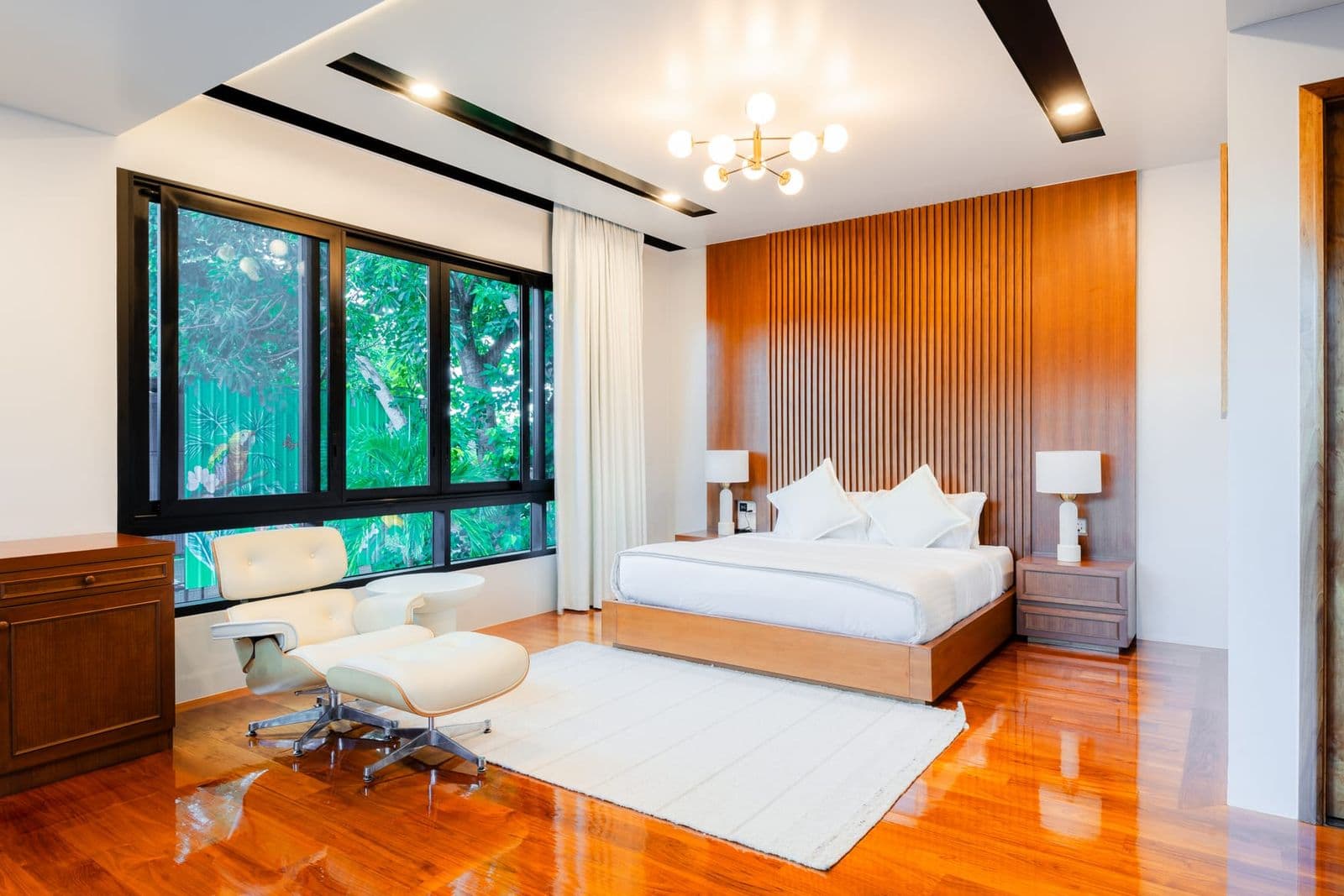 4 Bedroom Luxury villa at Naiharn resale — photo 5