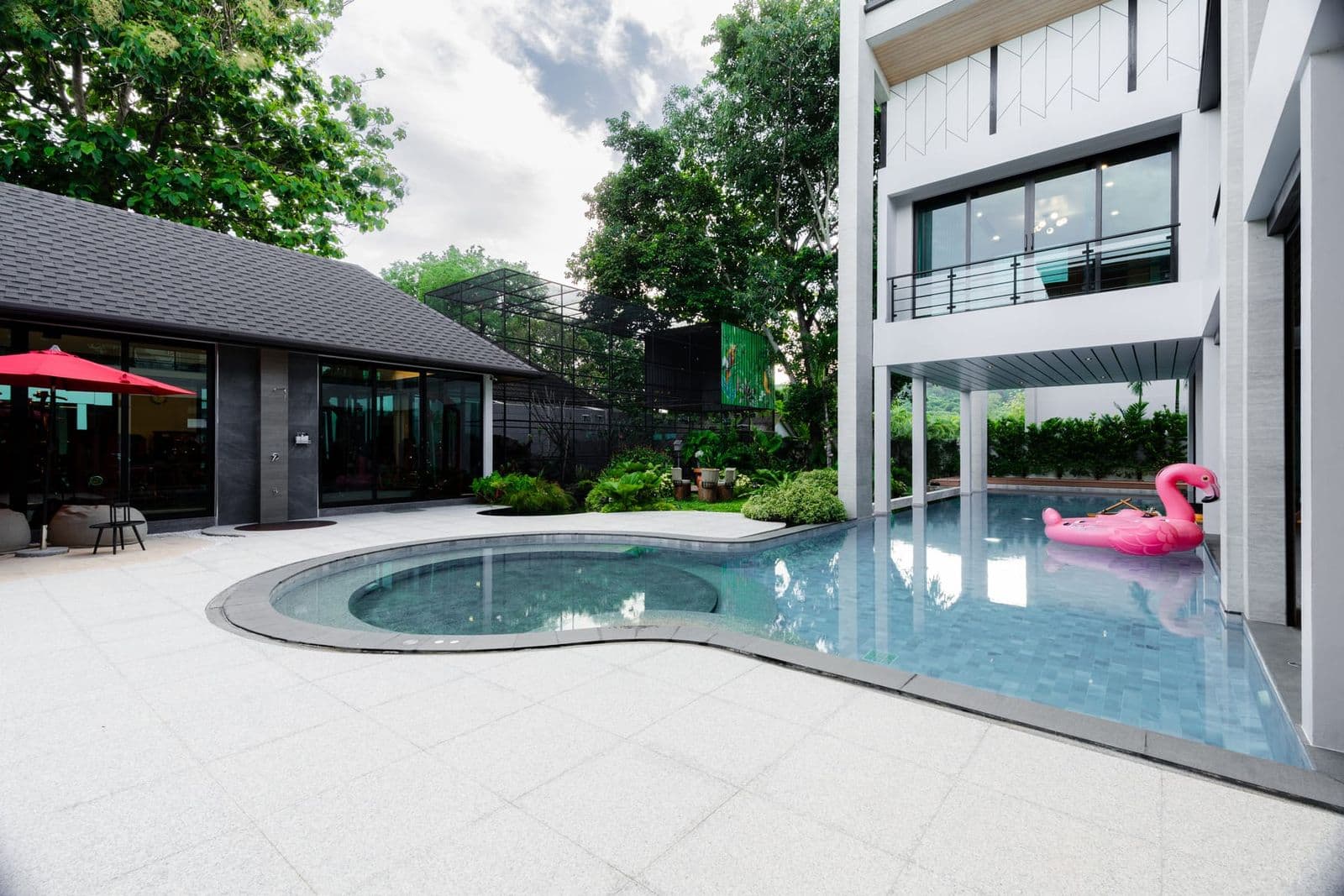 4 Bedroom Luxury villa at Naiharn resale — photo 3