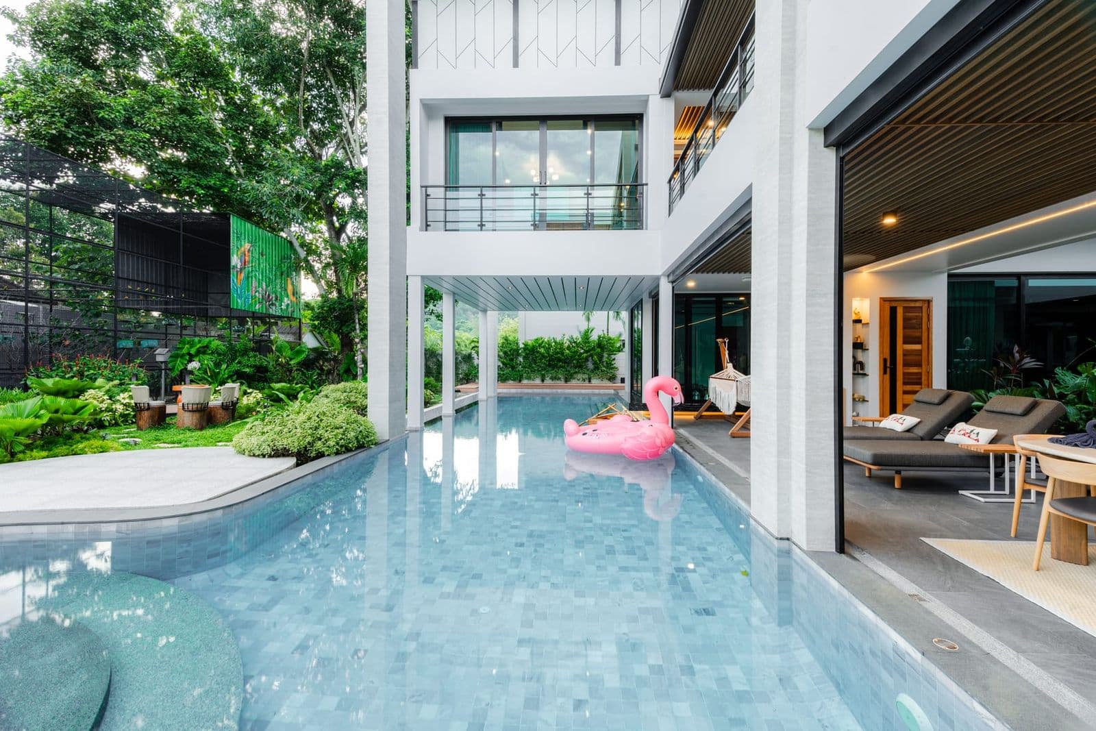 4 Bedroom Luxury villa at Naiharn resale — photo 2