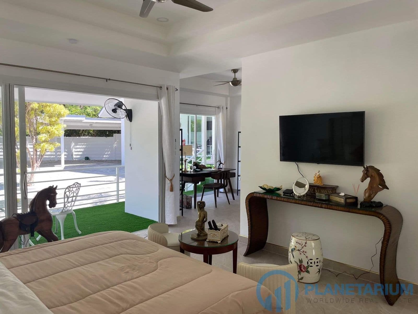 A Unique 5 bedrooms 5.5 bathrooms pool villa Rawai for rent — photo 4