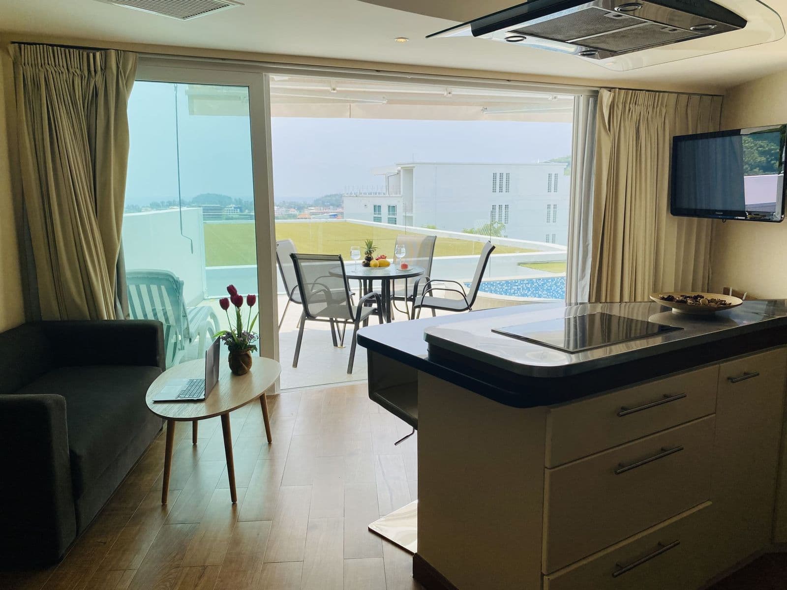 2 Bedroom, 2 Bath, Seaview Jacuzzi resale Kata — photo 4