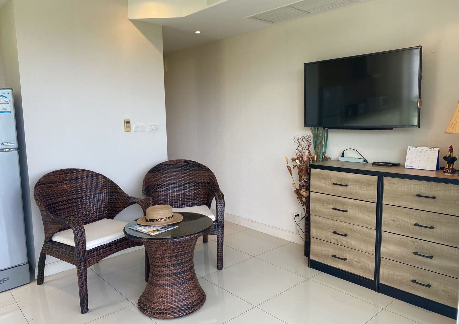 1 Bedroom, 1 Bath, Seaview resale Kata — photo 2