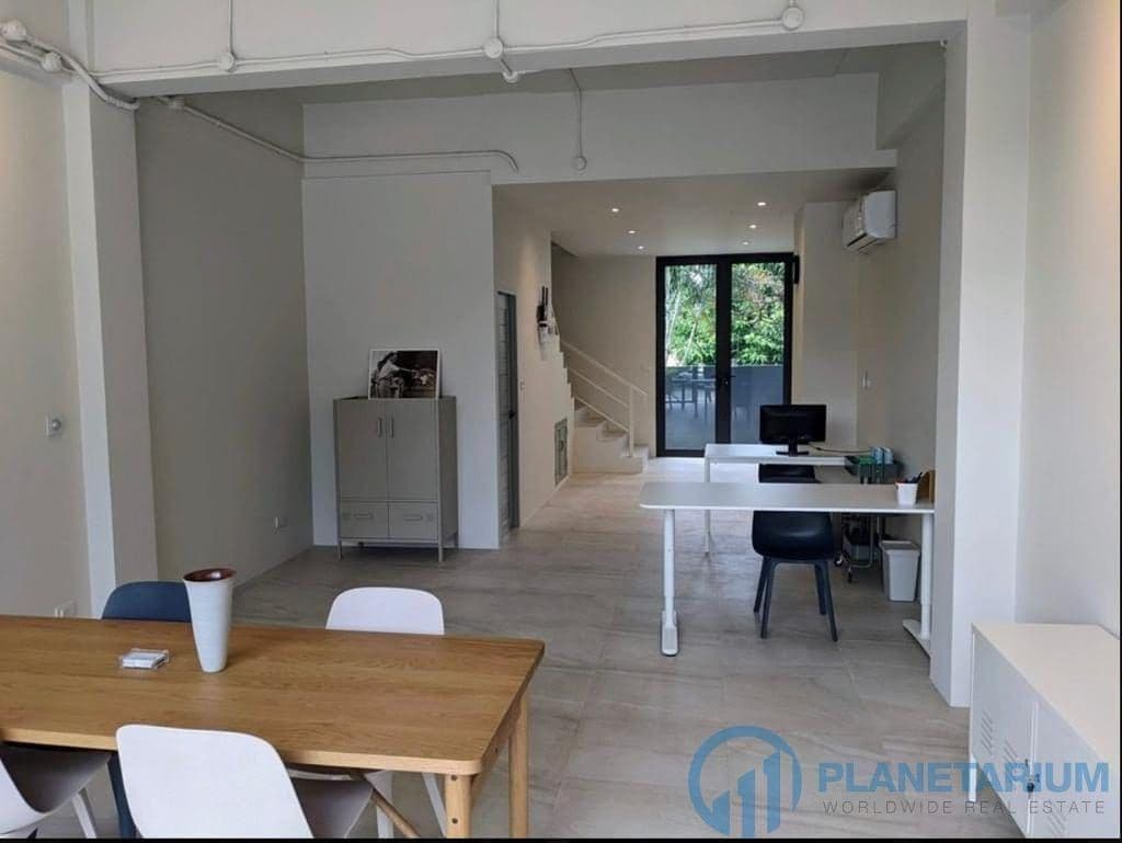 3 Floor Townhouse Naiharn Resale — photo 3